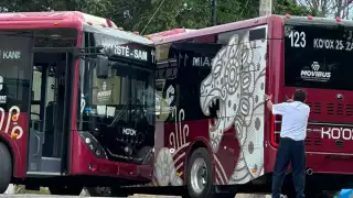 Chocan dos unidades del Ko’ox en la colonia Ignacio Zaragoza, en Campeche