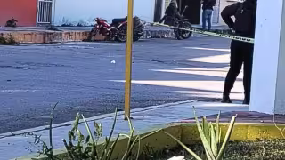 El baleado fue trasladado de urgencia por sus familiares en un vehículo particular al hospital general de la ínsula, pero llegó sin signos vitales al nosocomio