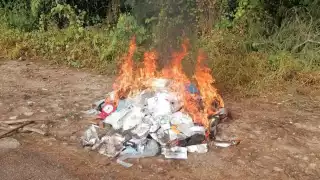 Junto con marihuana, cocaína y metanfetaminas, fueron destruidos objetos relacionados con drogas