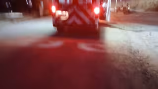 Paramédicos procedieron a brindarle los primeros auxilios para proceder a trasladarlo al hospital