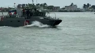 La Marina localizó volcada la Peyucsa 12 cerca de Río Lagartos, con un hombre amarrado al casco