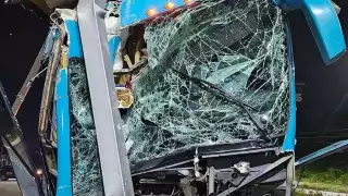 Brutal accidente en Puerto Morelos: Conductor de autobús se quedó dormido