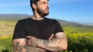 Pepe Aguilar revela presunta grave enfermedad de su hijo Emiliano