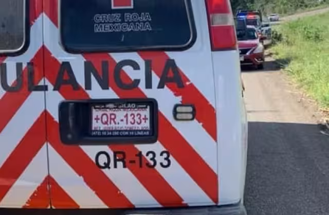 Accidente en el tramo Ucum-La Unión, genera el traslado al hospital de una motociclista.
