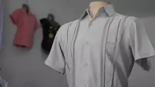 La guayabera es una prenda elegante popular en Yucatán