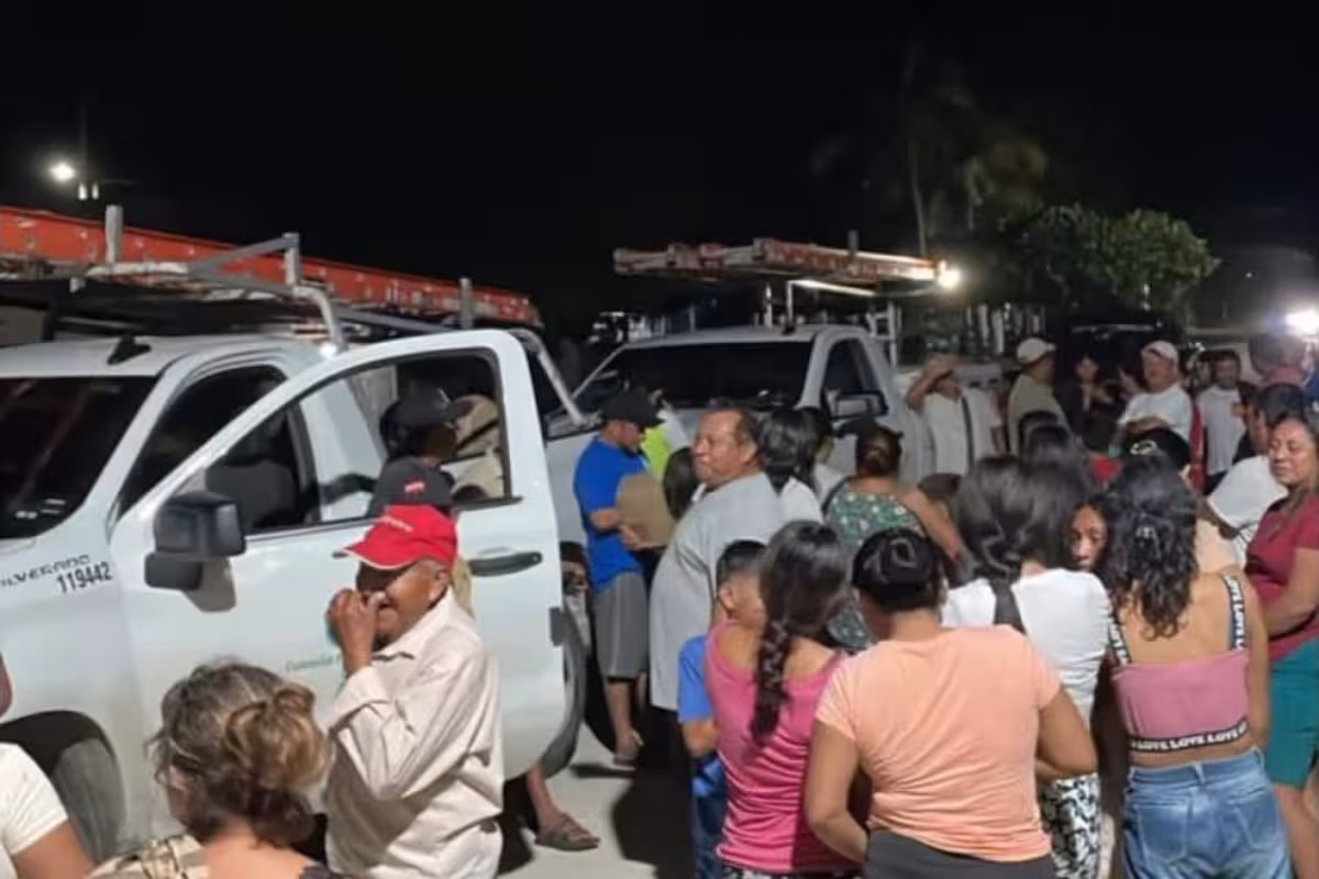 Retienen a empleados de la CFE hasta que rehabiliten el servicio de ...