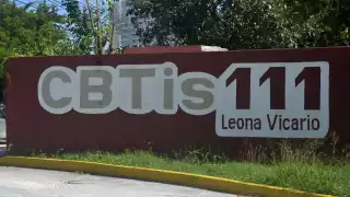 El director del plantel educativo, Pedro Murgía, protegió al agresor impidiendo que las autoridades lo detuvieran