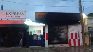 Cortocircuito causa incendio en un negocio en Chetumal