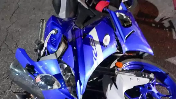 El presunto responsable intentó huir del lugar del accidente, pero fue detenido