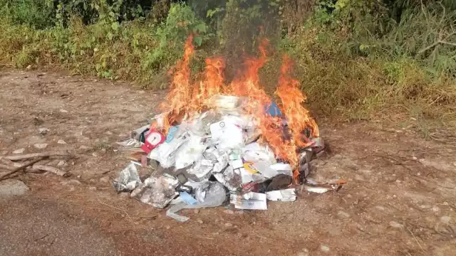 Junto con marihuana, cocaína y metanfetaminas, fueron destruidos objetos relacionados con drogas