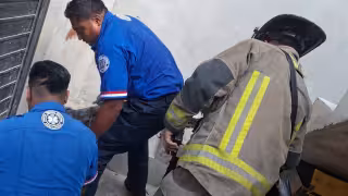 Hombre sufre una descarga eléctrica mientras trabajaba en una vivienda de la Supermanzana 100 en Cancún