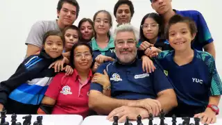 Manuel Antonino Galaviz es entrenador de alto rendimiento y papá de nueve ajedrecistas