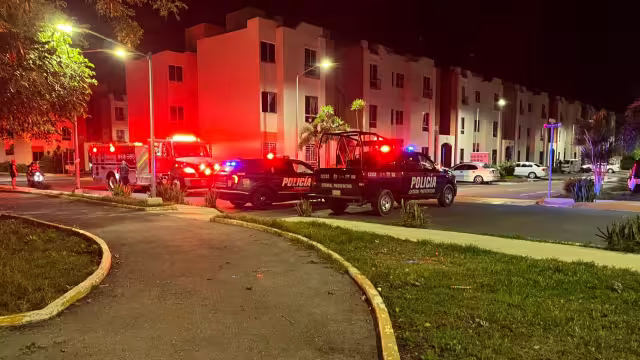 El hombre se ocultó en la vivienda en donde abrió un tanque de gas y comenzó a amenazar con accionar un encendedor para provocar una explosión