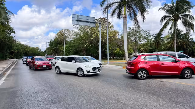 La vialidad permanece cerrada en la Zona Hotelera de Cancún