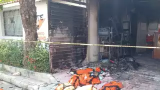 Maestros de la CNTE incendian y vandalizan oficinas de partidos políticos en Chiapas