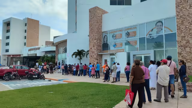 Cientos de personas abarrotaron las Oficinas de Recaudación en Ciudad del Carmen