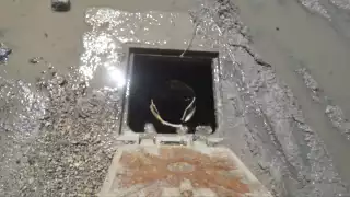 Vecinos dijeron que reportaron el problema a la concesionaria desde hace seis meses.