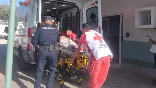 Policías de Calkiní ayudan a mujer en labor de parto