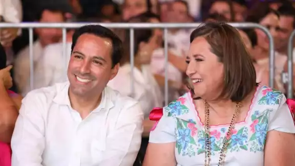 El candidato convocó a sus simpatizantes a votar el domingo. El candidato convocó a sus simpatizantes a votar el domingo.