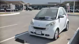 El automóvil fue abandonado en el estacionamiento del aeropuerto de Mérida