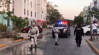 Elementos policiacos arribaron a la escena del crimen en Cancún