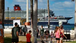 Durante el primer trimestre de 2025, la isla reportó la llegada de 448 hoteles flotantes, embarcaciones que transportaron a un millón 502 mil 727 turistas