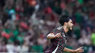 Raúl Jiménez celebra su buena racha goleadora