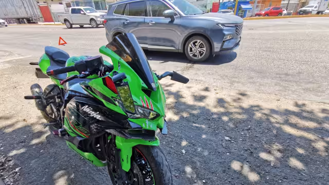 Aparentemen te el motociclista no guardó su distancia, lo que causó el choque