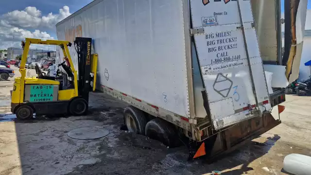 Incidente en puerto de Yucalpetén revela malas condiciones del muelle