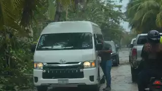 Gobierno de Quintana Roo inicia evacuación en tres municipios por el Huracán Beryl