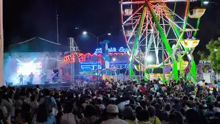 Hombre amenaza con un arma a asistentes de la feria de Motul