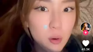 Además del excesivo cobro, sus amigos y ella sufrieron amenazas por el conductor