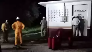 Pemex sigue sin reparar fugas de gas en Atasta; gasoducto lleva 40 años sin ser reemplazado