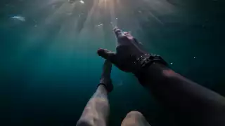 Una de las recomendaciones para sobrevivir a una corriente de retorno es no luchar