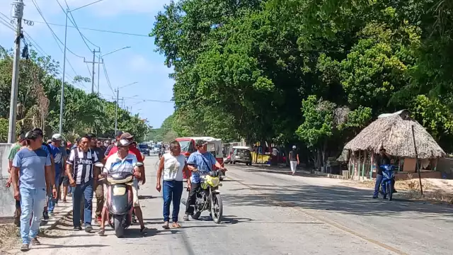 Campesinos del mar cierran acceso a Villamadero: reclaman ser ignorados por INDEPESCA