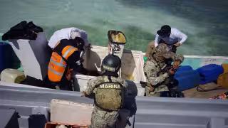 Marina asegura embarcación con caracol rosado en veda