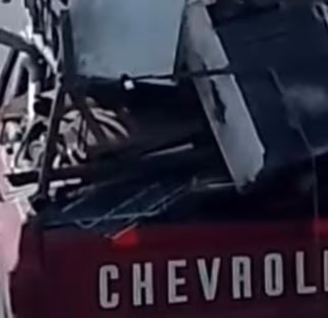 Detienen a unidad compra chatarra por transportar cobre robado