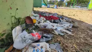Vandalismo, deterioro  y acumulación de basura; así luce el parque de la Región 227 de Cancún