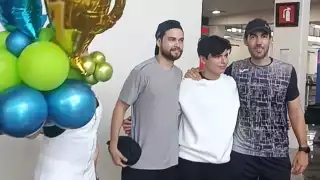 Familiares le dieron una cálida bienvenida