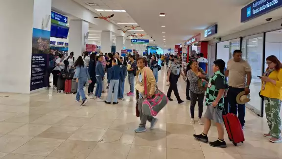 En la última semana de Verano el aeropuerto de Mérida registra buena afluencia de pasajeros En la última semana de Verano el aeropuerto de Mérida registra buena afluencia de pasajeros