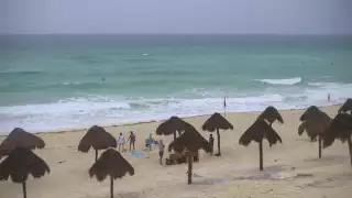 Clima en Quintana Roo: Prevén fuertes lluvias y trombas marinas esta semana