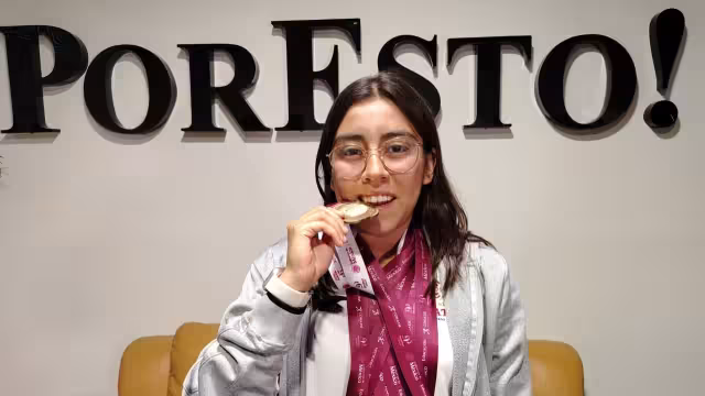 Con sólo 17 años, la paranadadora presume sus ocho oros obtenidos en la Paralimpiada