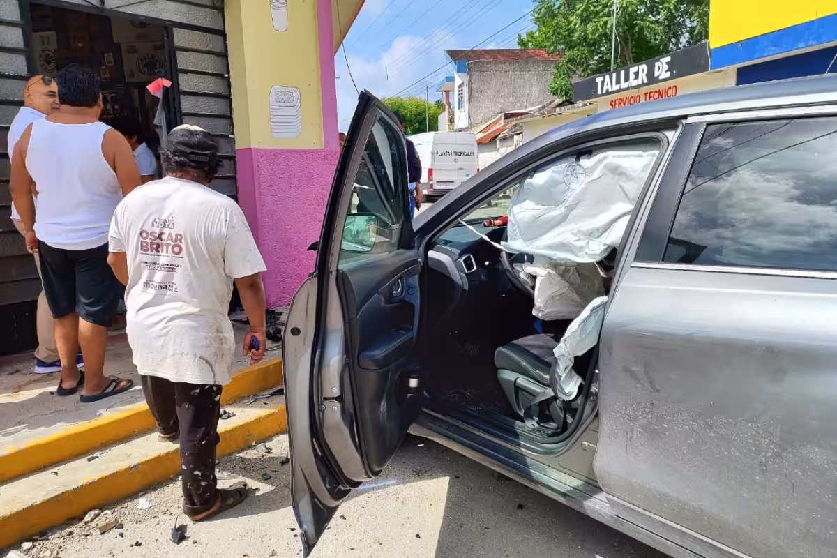 Conductor se ‘vuela el alto’ y causa un choque en Tizimín - PorEsto
