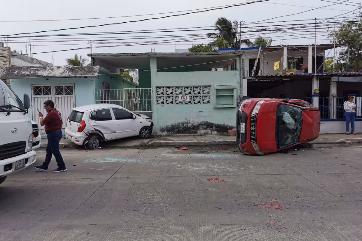 Vuelca su camioneta en Ciudad del Carmen tras chocar contra un auto ...