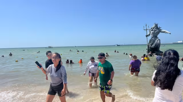 Hasta el momento se desconoce en qué consiste la clausura, ya que la escultura sigue estando en el mismo lugar