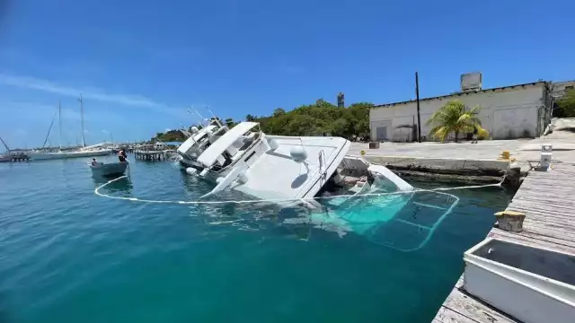 El yate hundido podría causar un daño ambiental