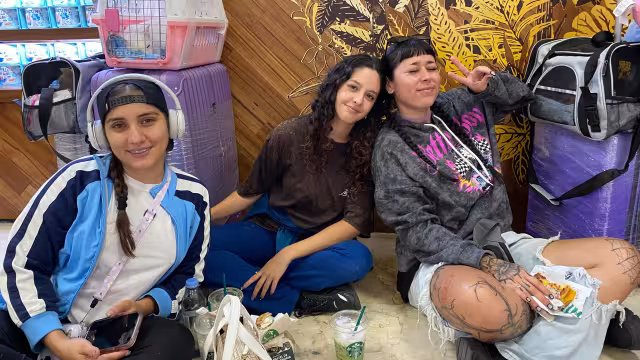 Nicole, Natasha y Caro se conocieron mientras estudiaban en la universidad; tras vivir casi toda su vida en la Riviera Maya decidieron abandonar Quintana Roo