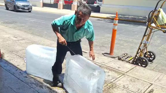 La demanda del hielo incrementa por las altas temperatura La demanda del hielo incrementa por las altas temperatura