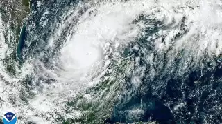 Curandero maya asegura que con un ritual ahuyentó al Huracán Milton de Yucatán 