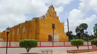 Los templos presentaban techos deteriorados, considerados riesgosos para la población